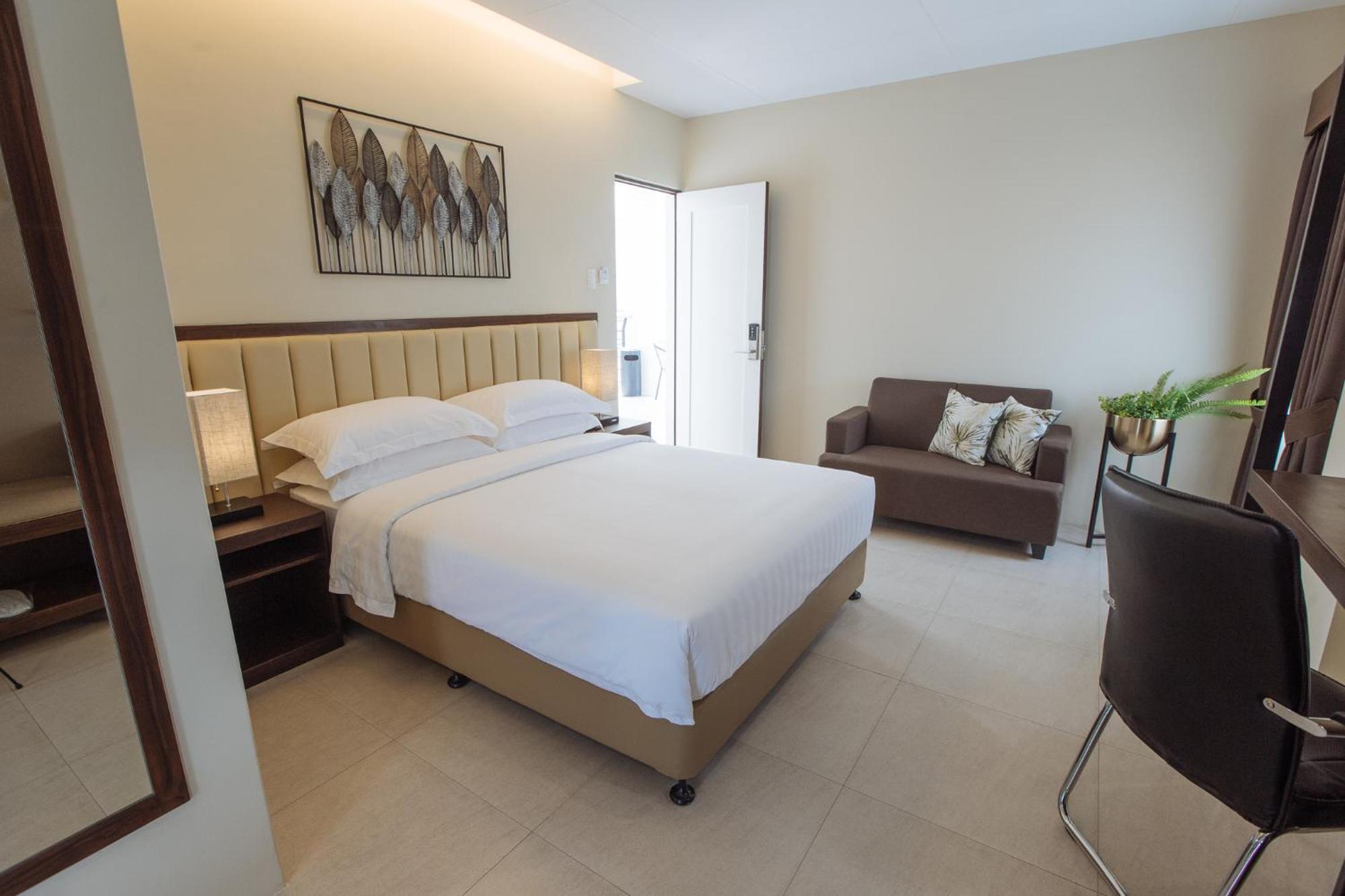 Rovira Suites Dumaguete City Eksteriør bilde