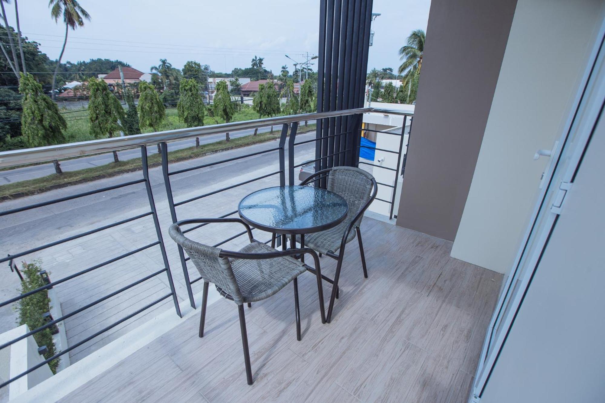 Rovira Suites Dumaguete City Eksteriør bilde
